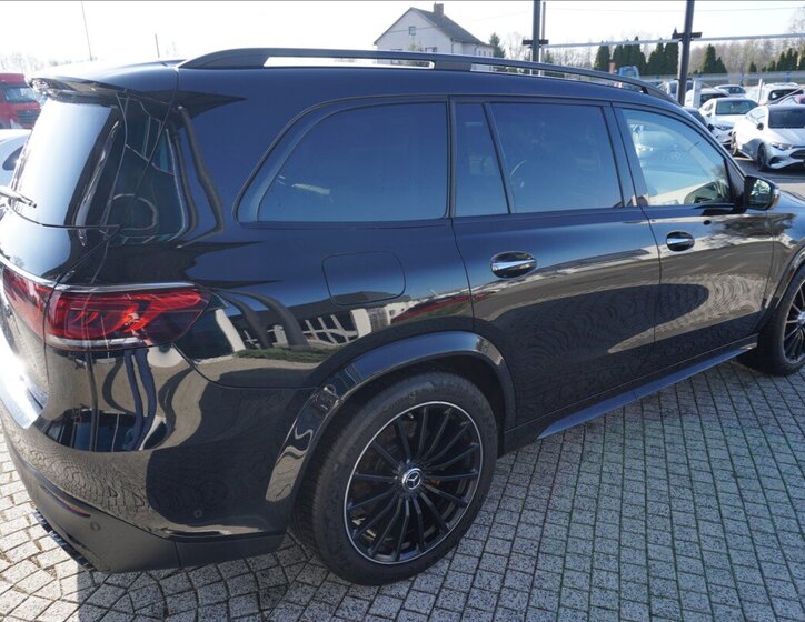 Mercedes-Benz GLS SUV / Terénní 4,0 l 450 kw