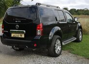 Nissan Pathfinder Kombi 2,5 l 140 kw
