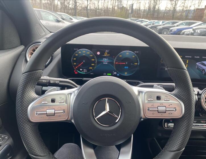 Mercedes-Benz EQA 11