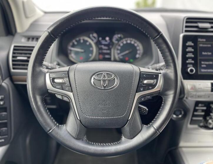 Toyota Land Cruiser 32