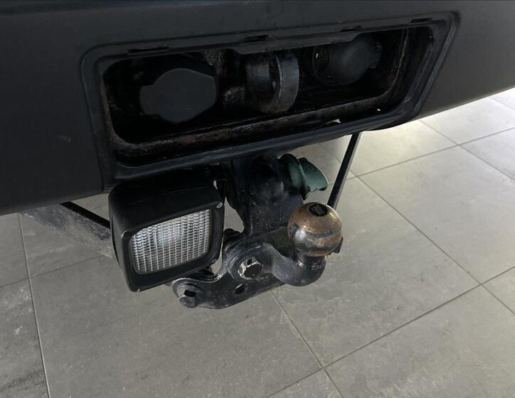 Land Rover Discovery 32