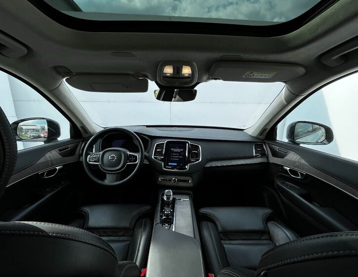 Volvo XC90 SUV / Terénní 2,0 l 335 kw