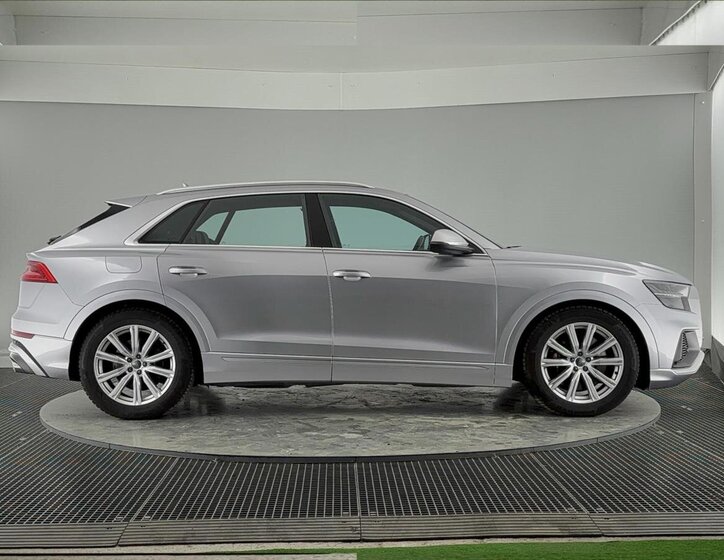 Audi SQ8 SUV / Terénní 4,0 l 373 kw