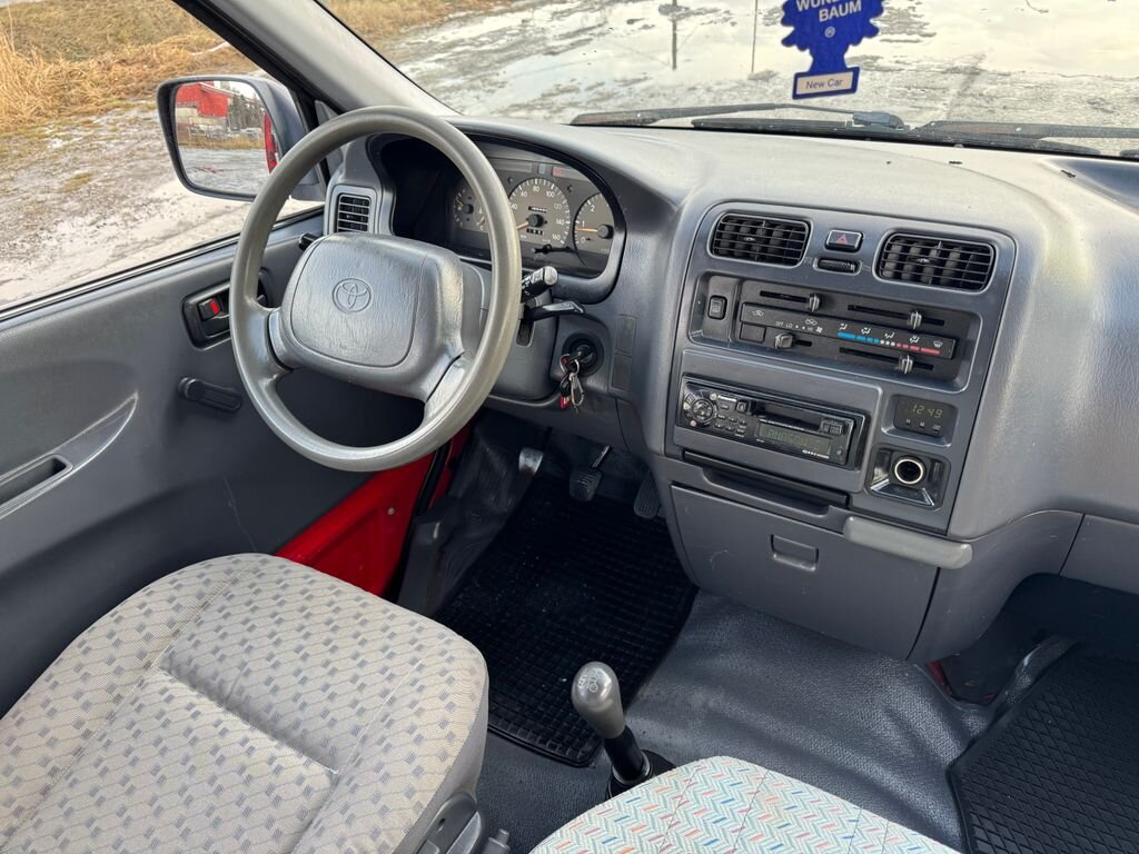 Toyota Hi-Ace Skříň 2,4 l 55 kw