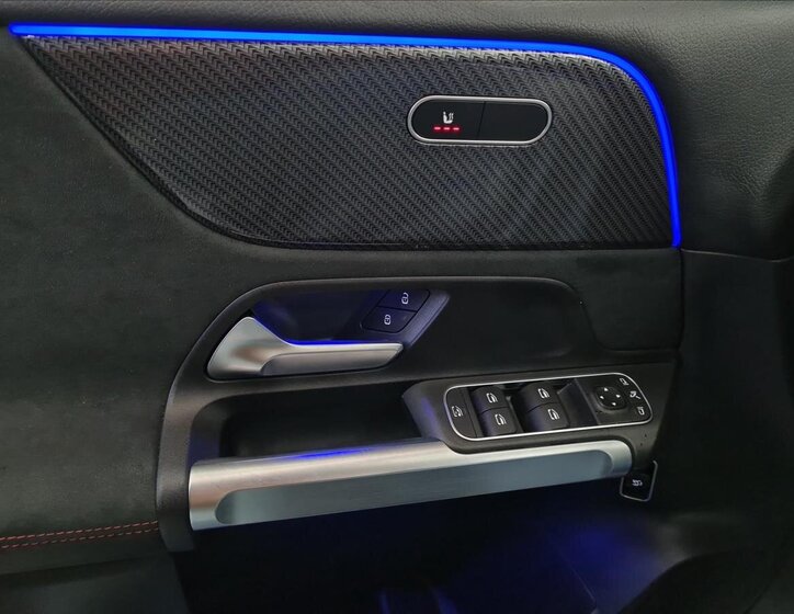 Mercedes-Benz GLB 12