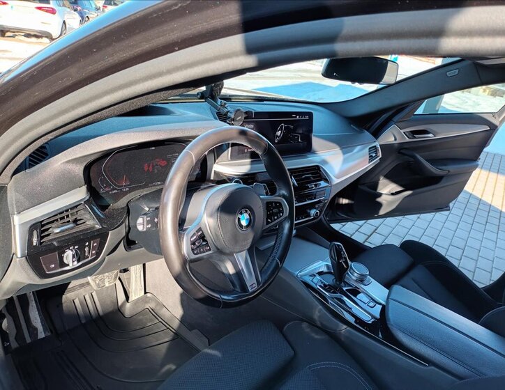 BMW Řada 5 Kombi 2,0 l 140 kw