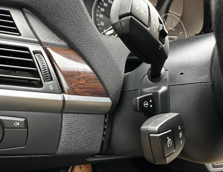 BMW X5 Kombi 3,0 l 180 kw