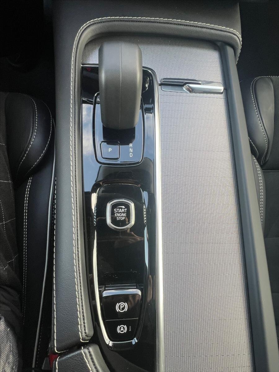 Volvo XC90 SUV / Terénní 2,0 l 173 kw