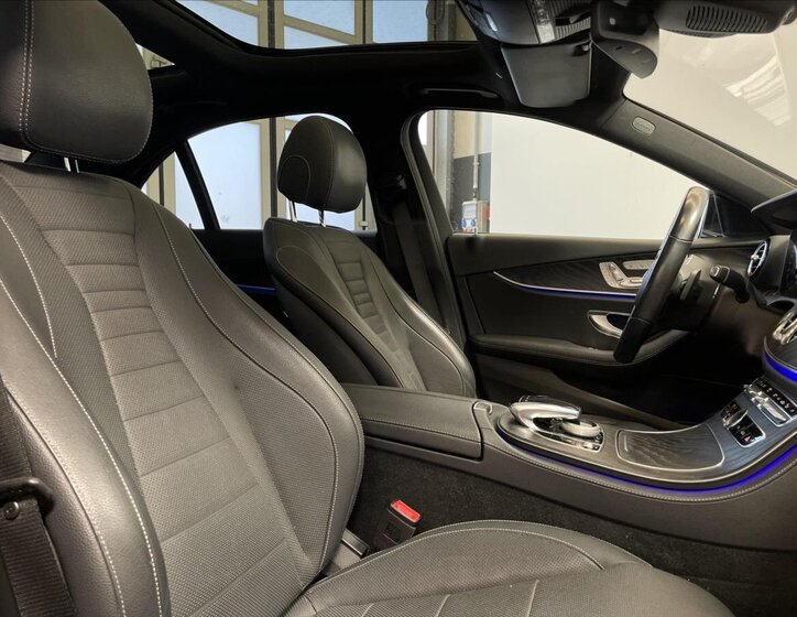 Mercedes-Benz Třídy E Sedan 3,0 l 270 kw