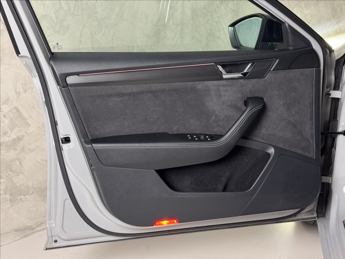 Škoda Superb Kombi 1,4 l 160 kw