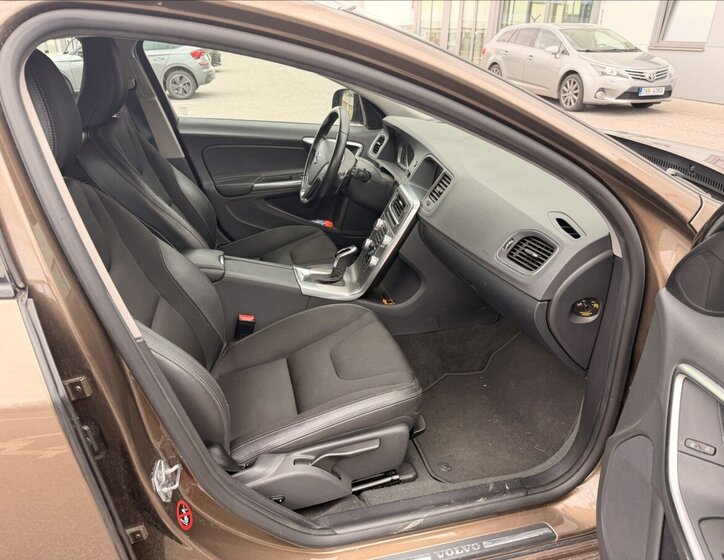 Volvo V60 Kombi 2,0 l 180 kw