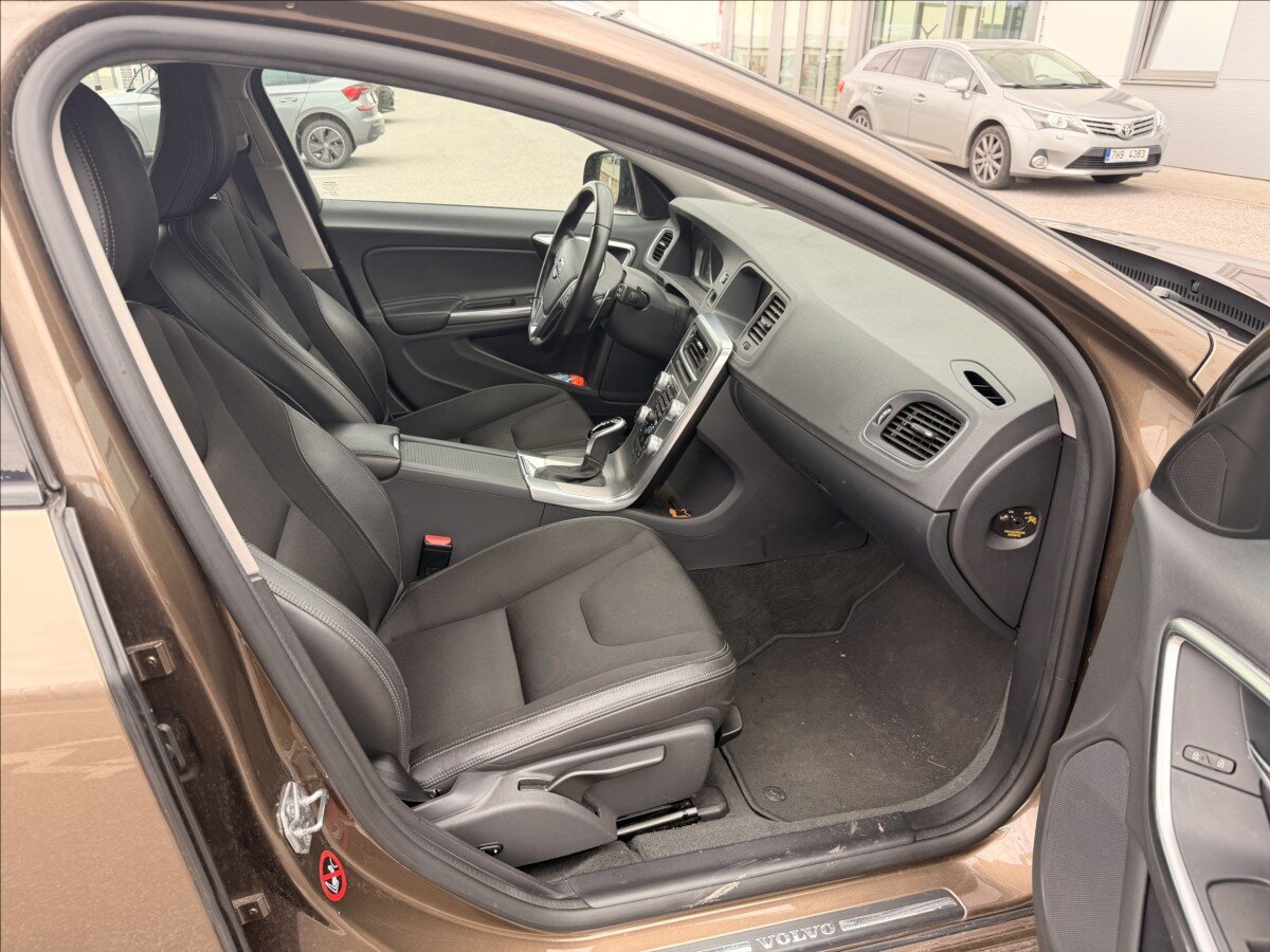 Volvo V60 Kombi 2,0 l 180 kw