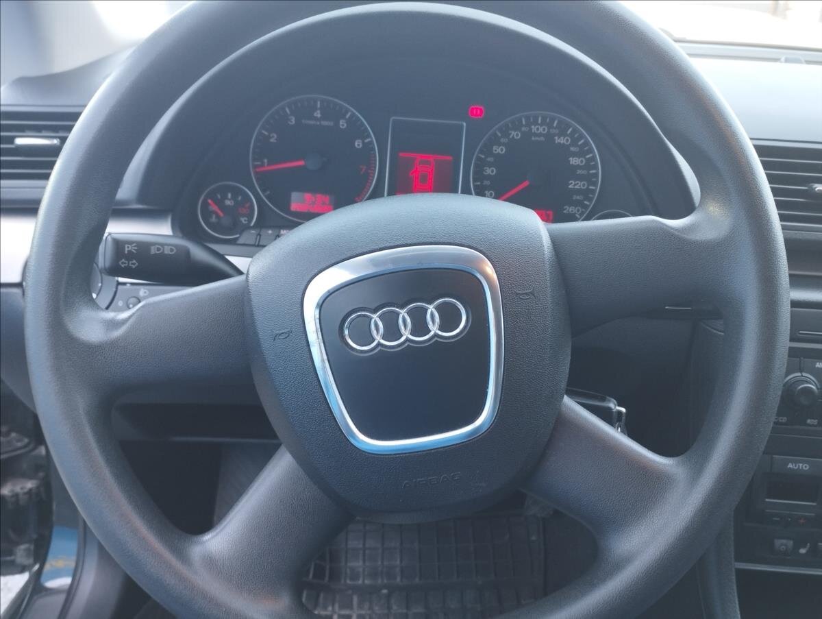 Audi A4 Sedan / Limuzína 1,8 l 120 kw