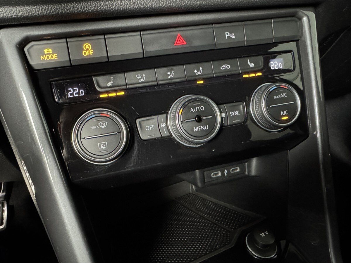 Volkswagen T-Roc SUV 1,5 l 110 kw