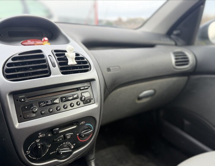 Peugeot 206 Hatchback 1,4 l 50 kw