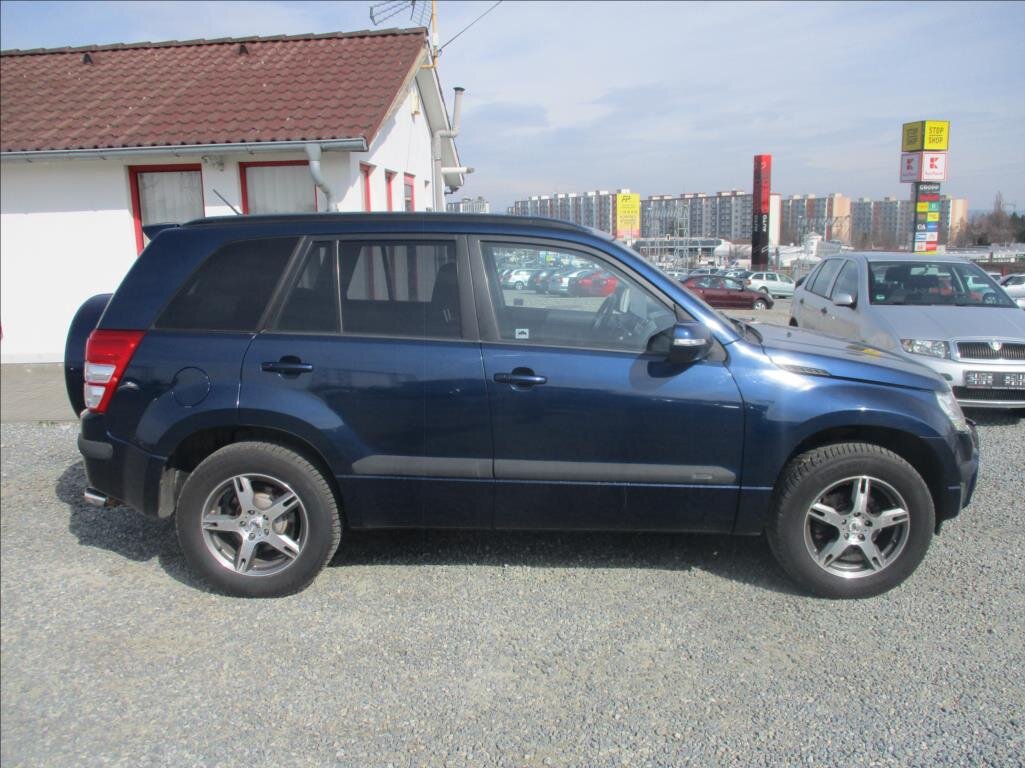 Suzuki Grand Vitara SUV / Terénní 2,4 l 124 kw