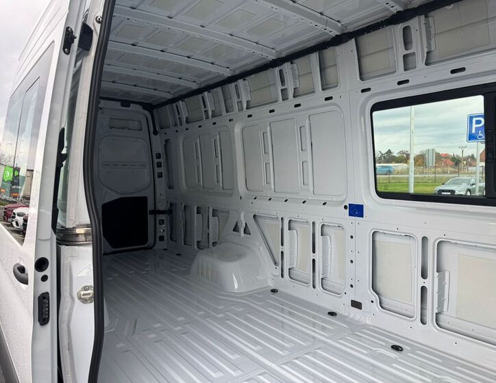 Mercedes-Benz Sprinter 18