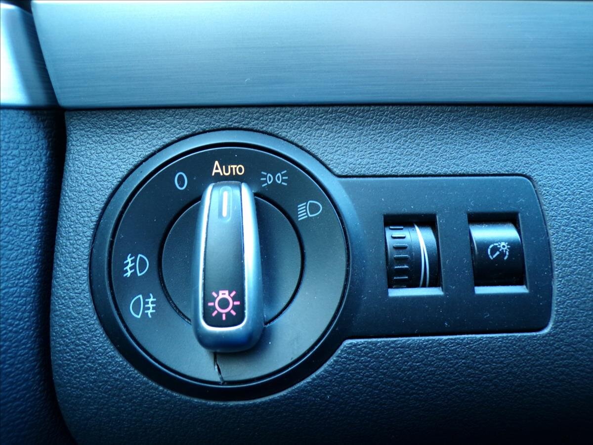 Volkswagen Touran Kombi 2,0 l 103 kw