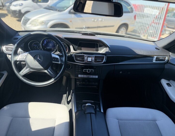 Mercedes-Benz Třídy E Kombi 2,1 l 150 kw