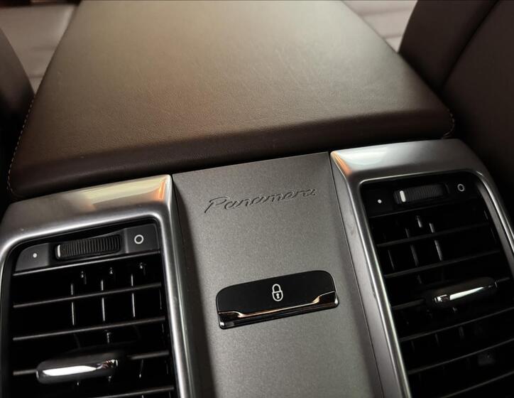 Porsche Panamera 39
