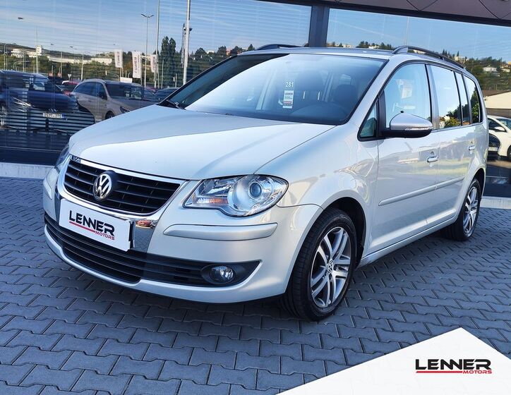 Volkswagen Touran 1