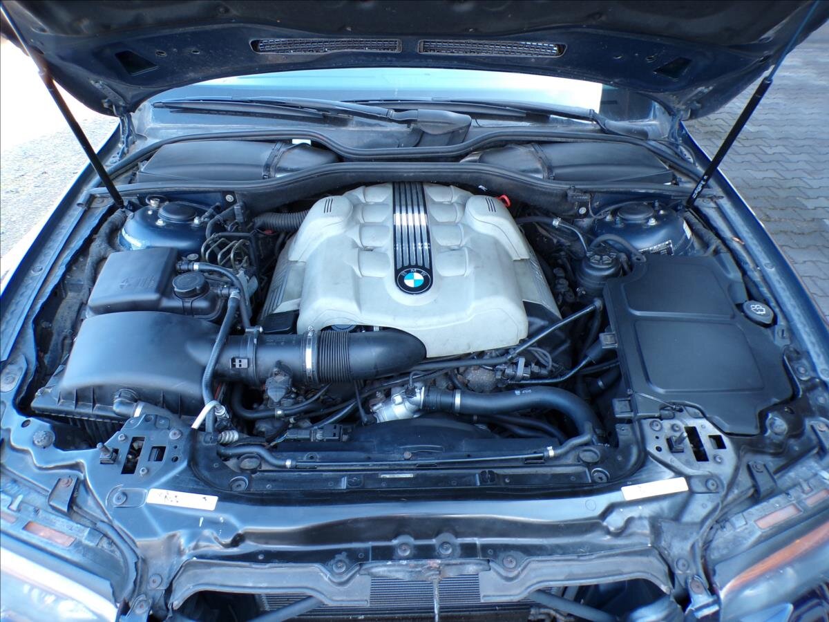 BMW Řada 7 Sedan / Limuzína 3,6 l 200 kw
