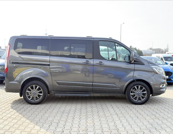 Ford Tourneo Custom MPV 2,0 l 136 kw