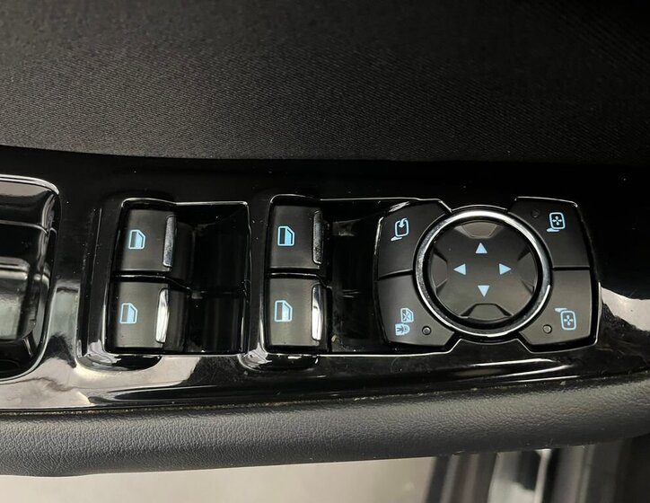 Ford S-MAX MPV 2,5 l 140 kw