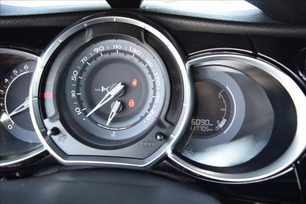 Citroën DS3 Hatchback 1,2 l 60 kw