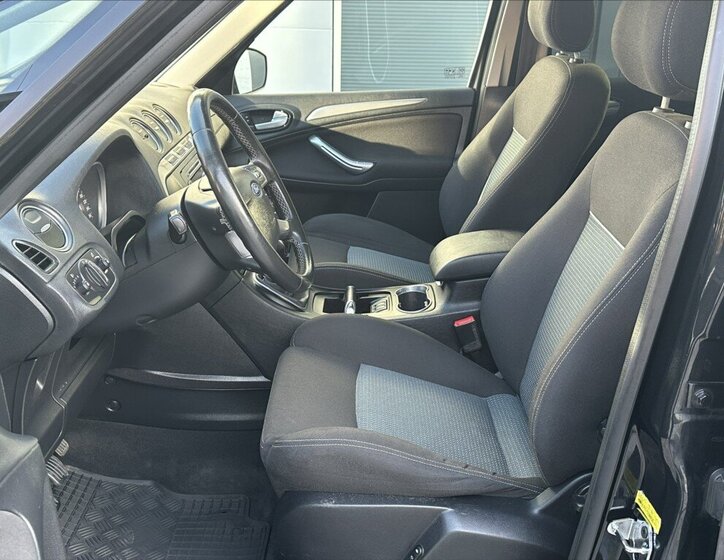 Ford S-MAX MPV 2,0 l 103 kw