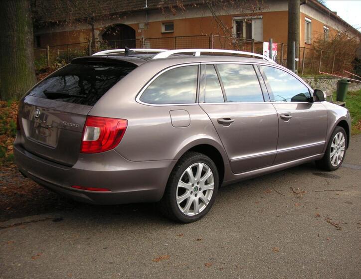 Škoda Superb Kombi 2,0 l 103 kw