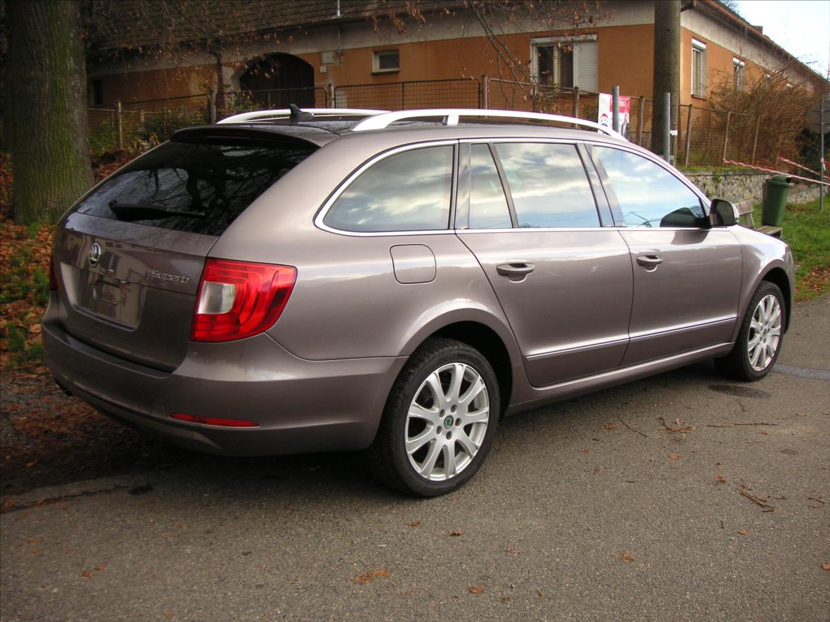 Škoda Superb Kombi 2,0 l 103 kw