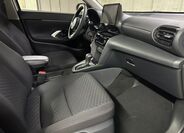 Toyota Yaris Cross 13