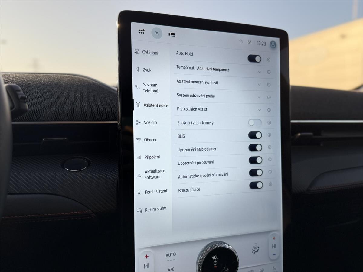 Ford Mustang Mach-E Hatchback 0,0 225 kw