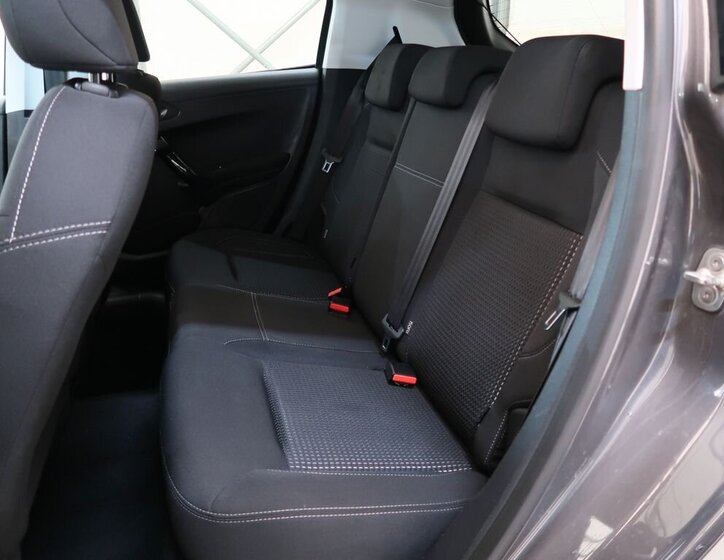 Peugeot 208 Hatchback 1,2 l 61 kw