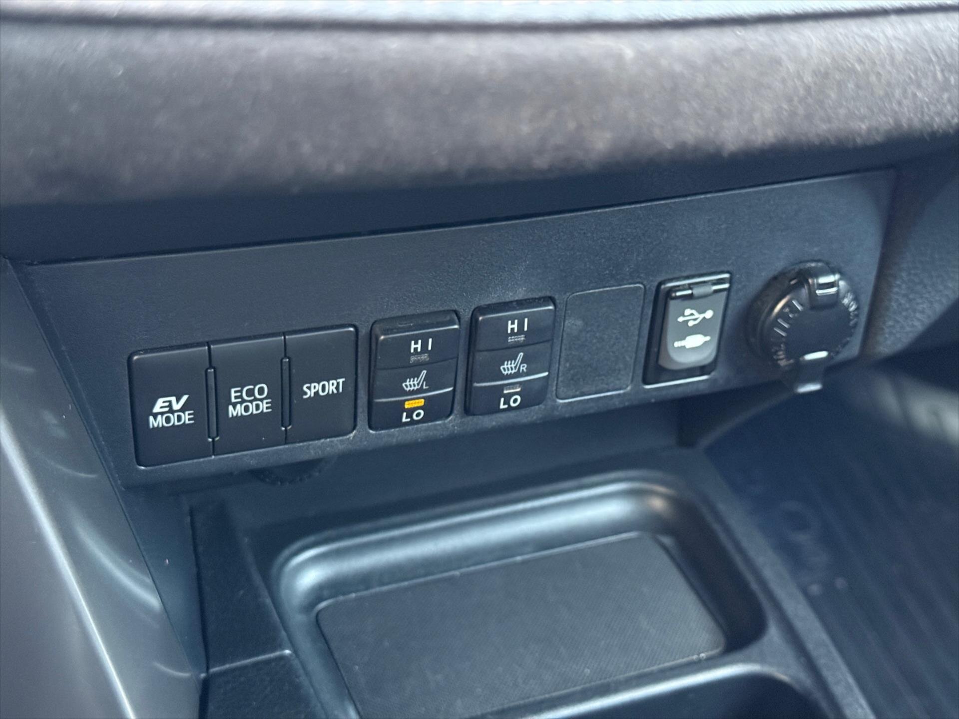 Toyota RAV4 SUV 2,5 l 114 kw