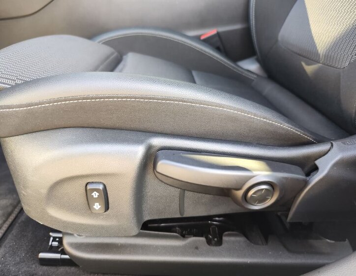 Opel Insignia Kombi 2,0 l 128 kw