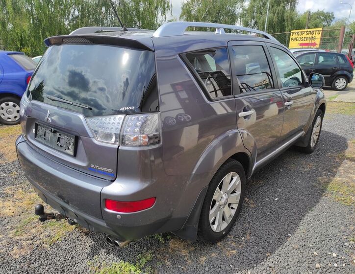 Mitsubishi Outlander 5