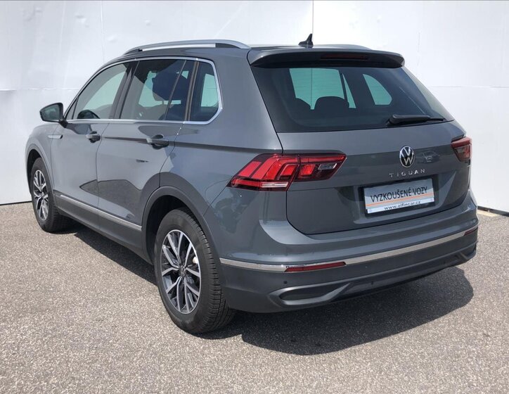 Volkswagen Tiguan 9