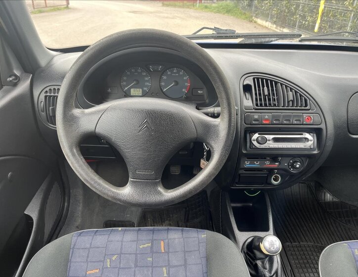 Citroën Saxo Hatchback 1,1 l 40 kw