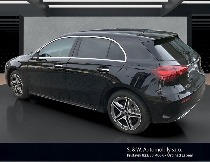 Mercedes-Benz Třídy A Hatchback 1,3 l 120 kw