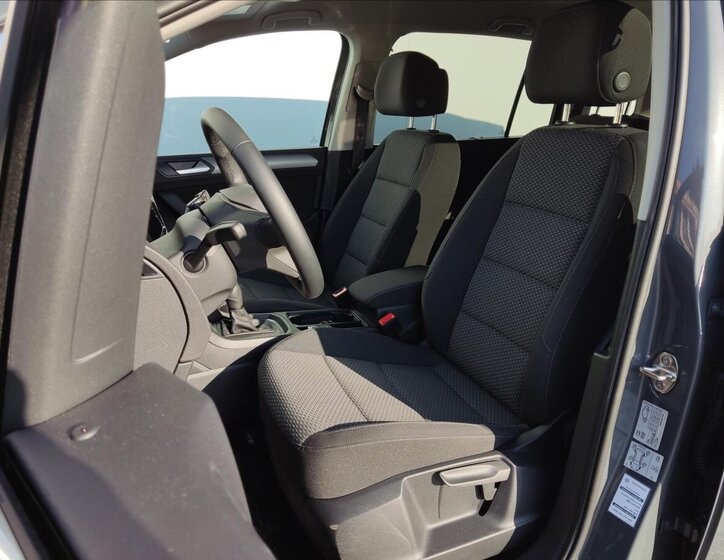 Volkswagen Touran MPV 1,5 l 110 kw