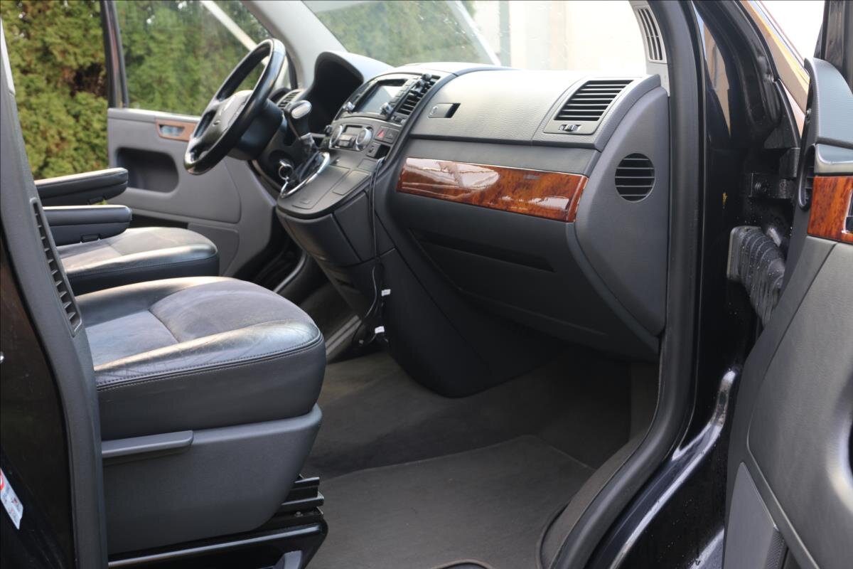 Volkswagen Multivan MPV 2,5 l 128 kw