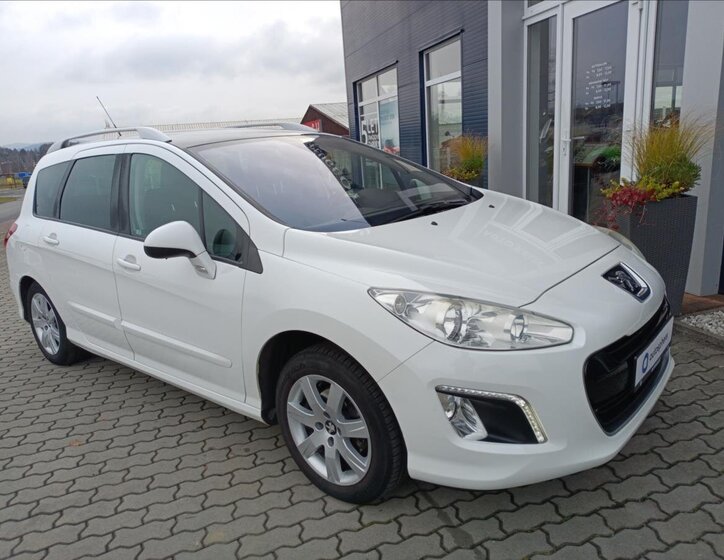 Peugeot 308 Kombi 1,6 l 686 kw