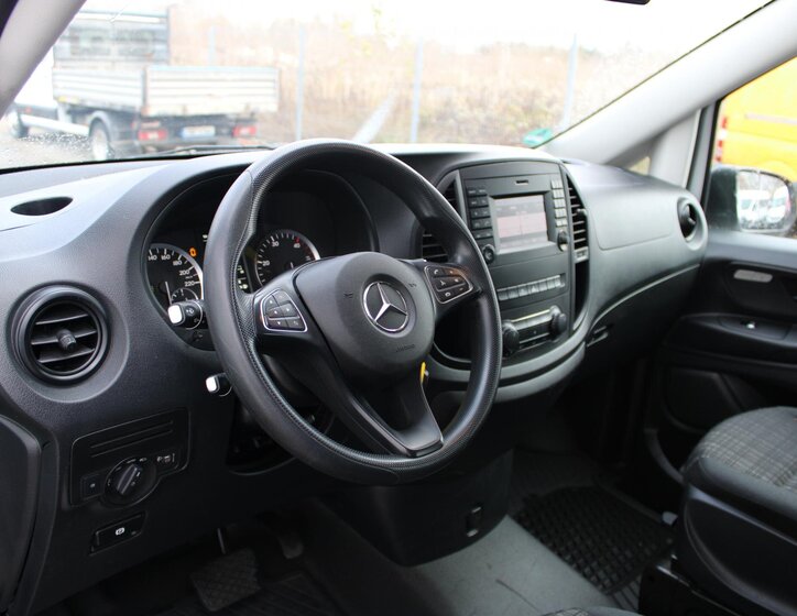 Mercedes-Benz Vito 9