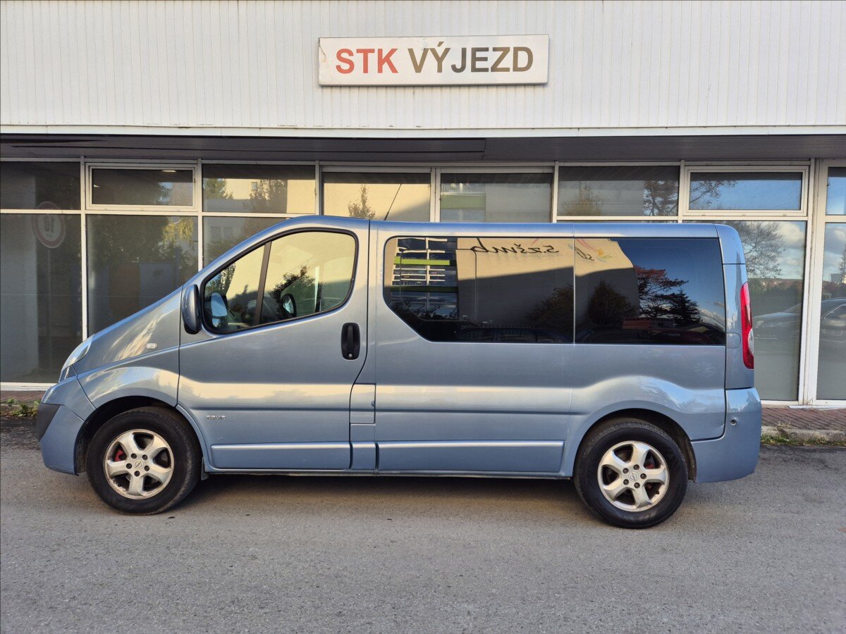 Opel Vivaro Kombi 2,5 l 107 kw