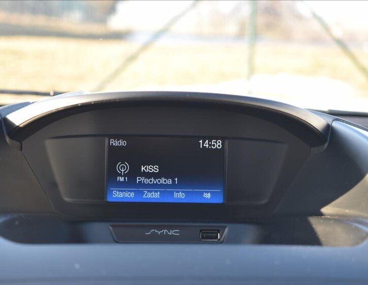 Ford Kuga SUV 1,5 l 88 kw