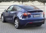 Tesla Model Y 4
