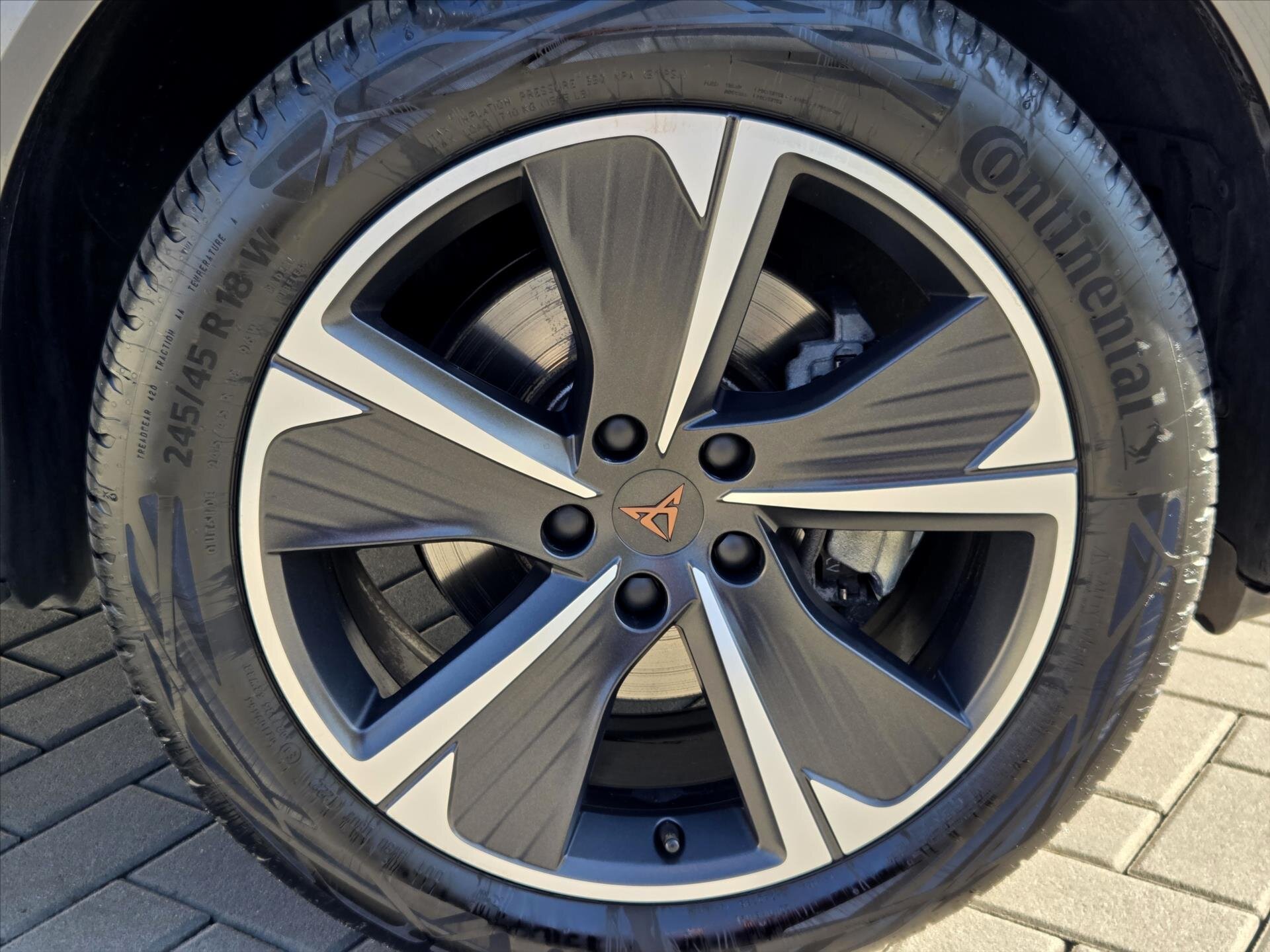 Cupra Formentor SUV / Terénní 2,0 l 140 kw