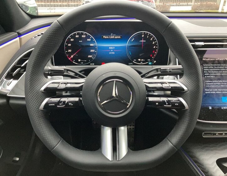 Mercedes-Benz Třídy E Sedan / Limuzína 2,0 l 290 kw